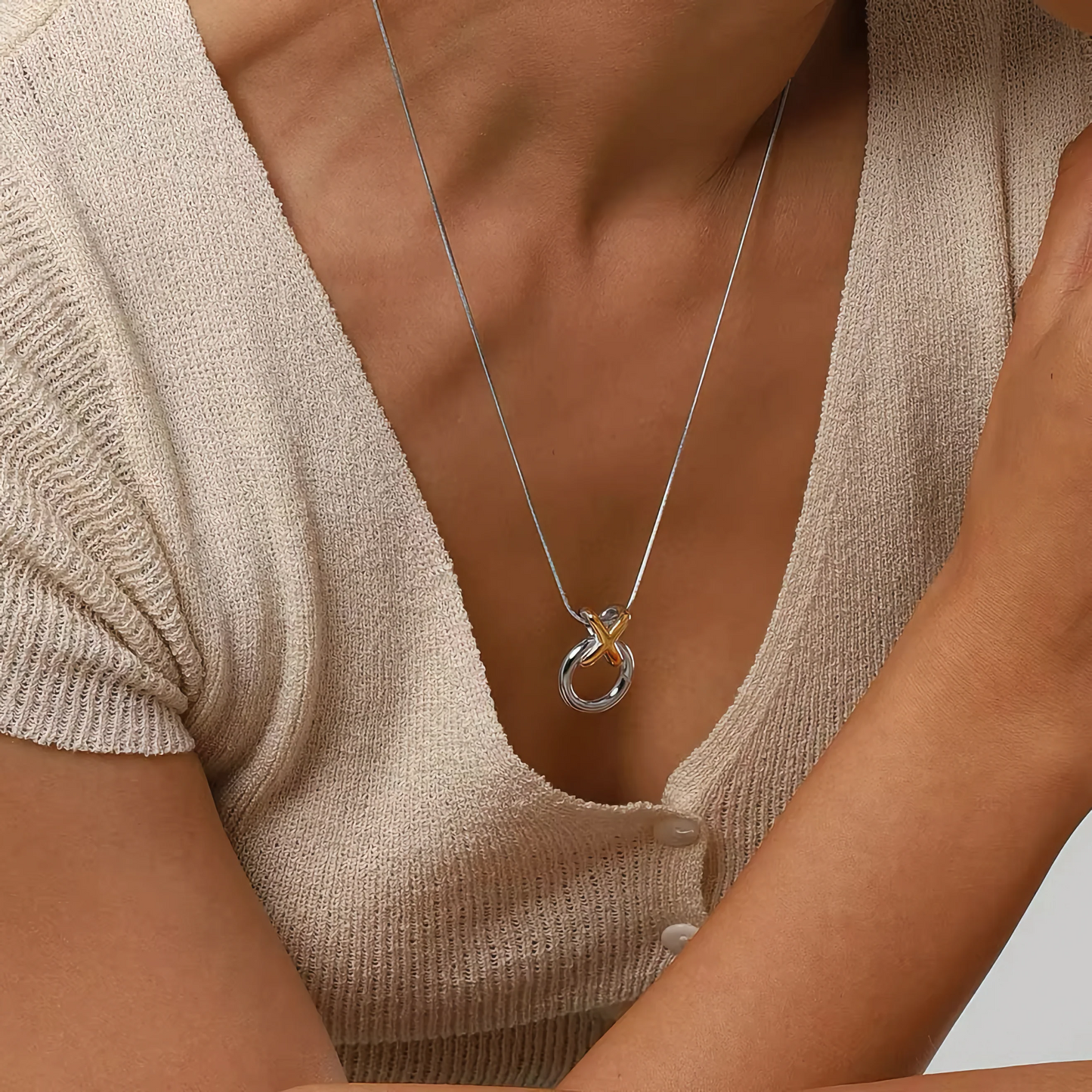 The Emma Knot Necklace