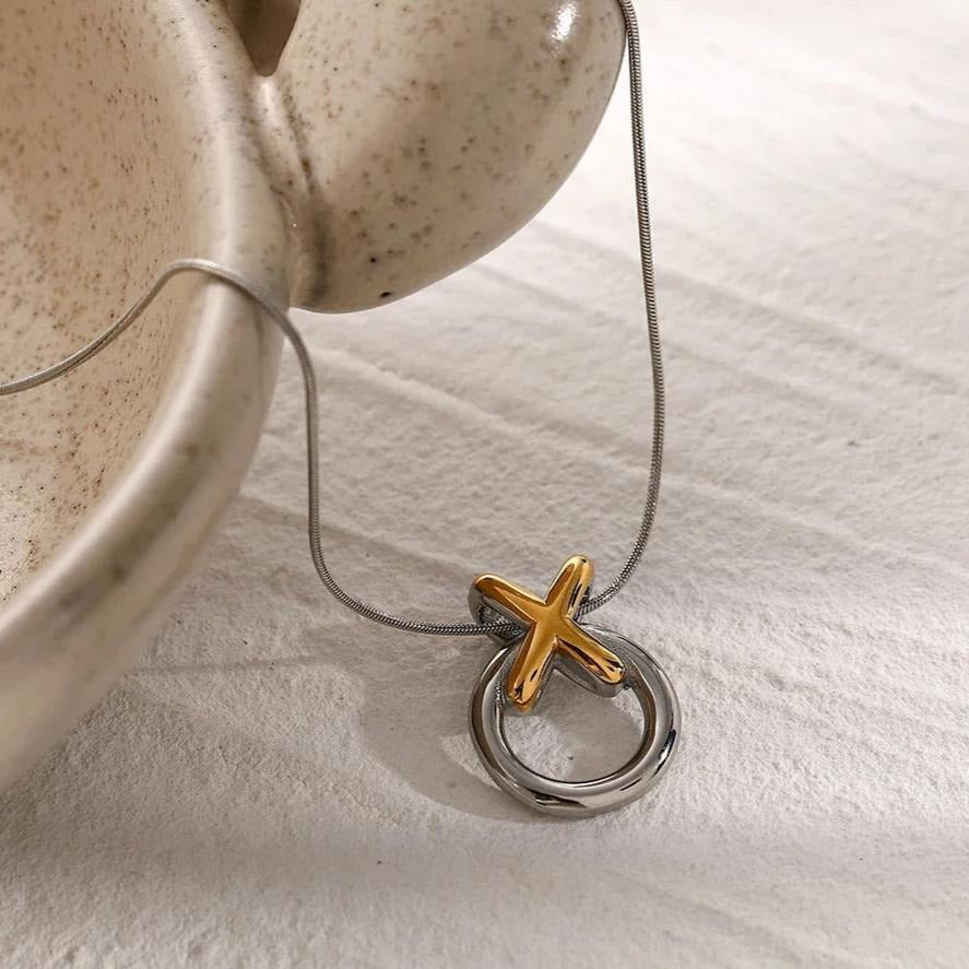 The Emma Knot Necklace