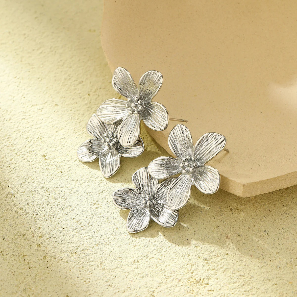 The Mia Bloom Earrings
