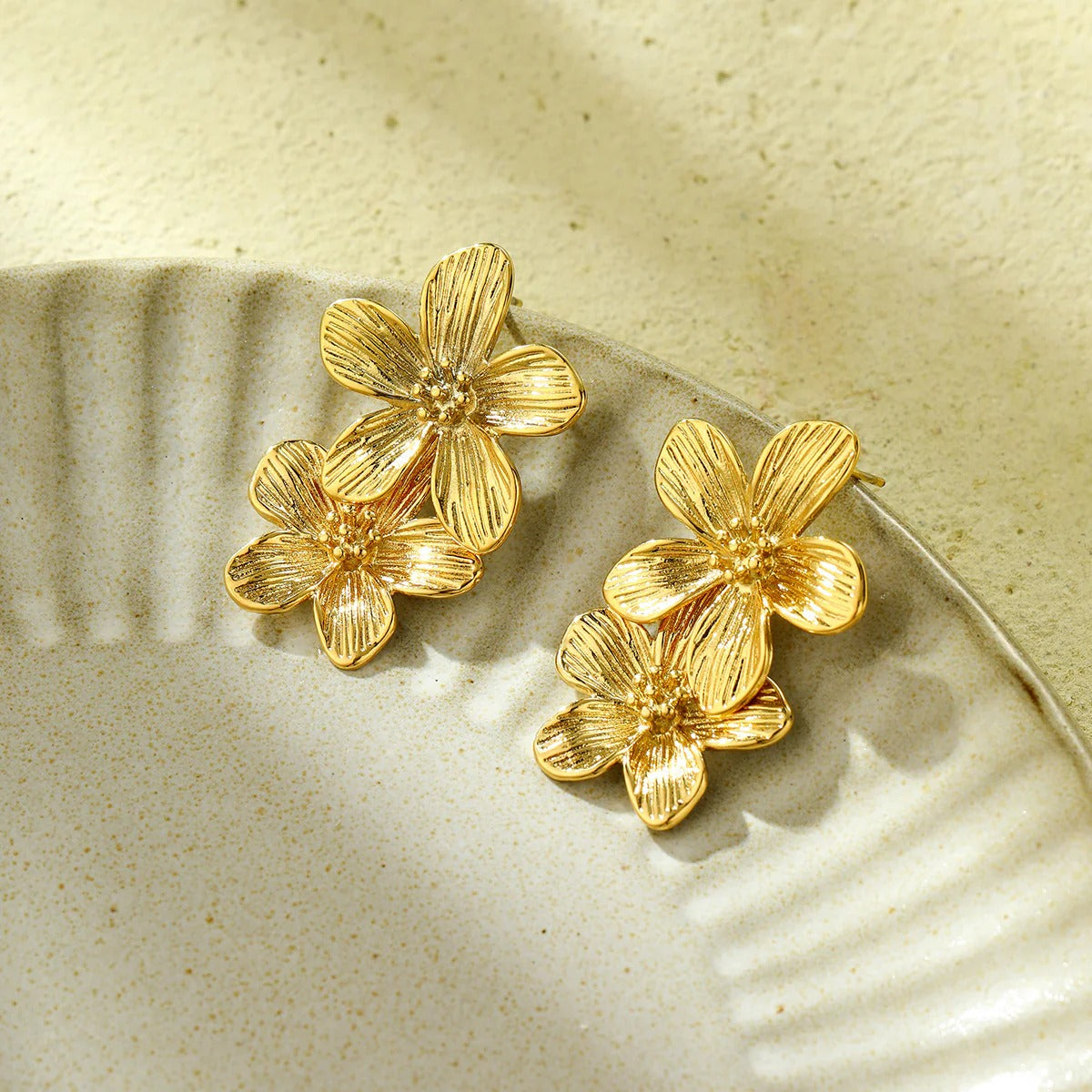 The Mia Bloom Earrings