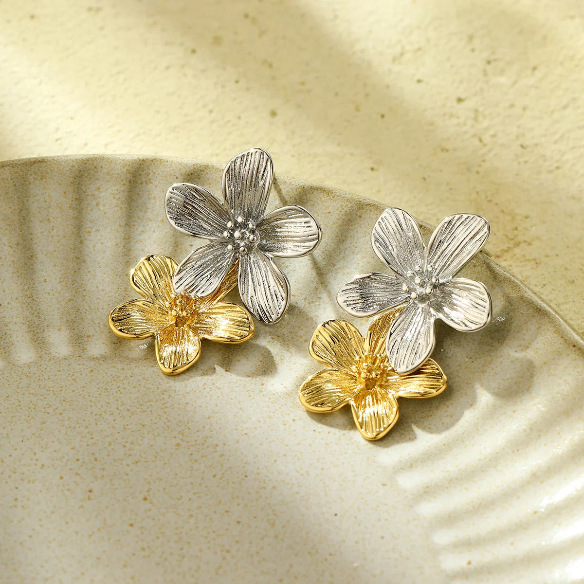 The Mia Bloom Earrings