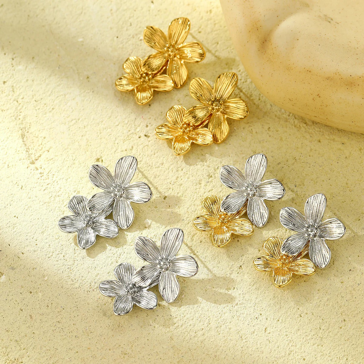 The Mia Bloom Earrings